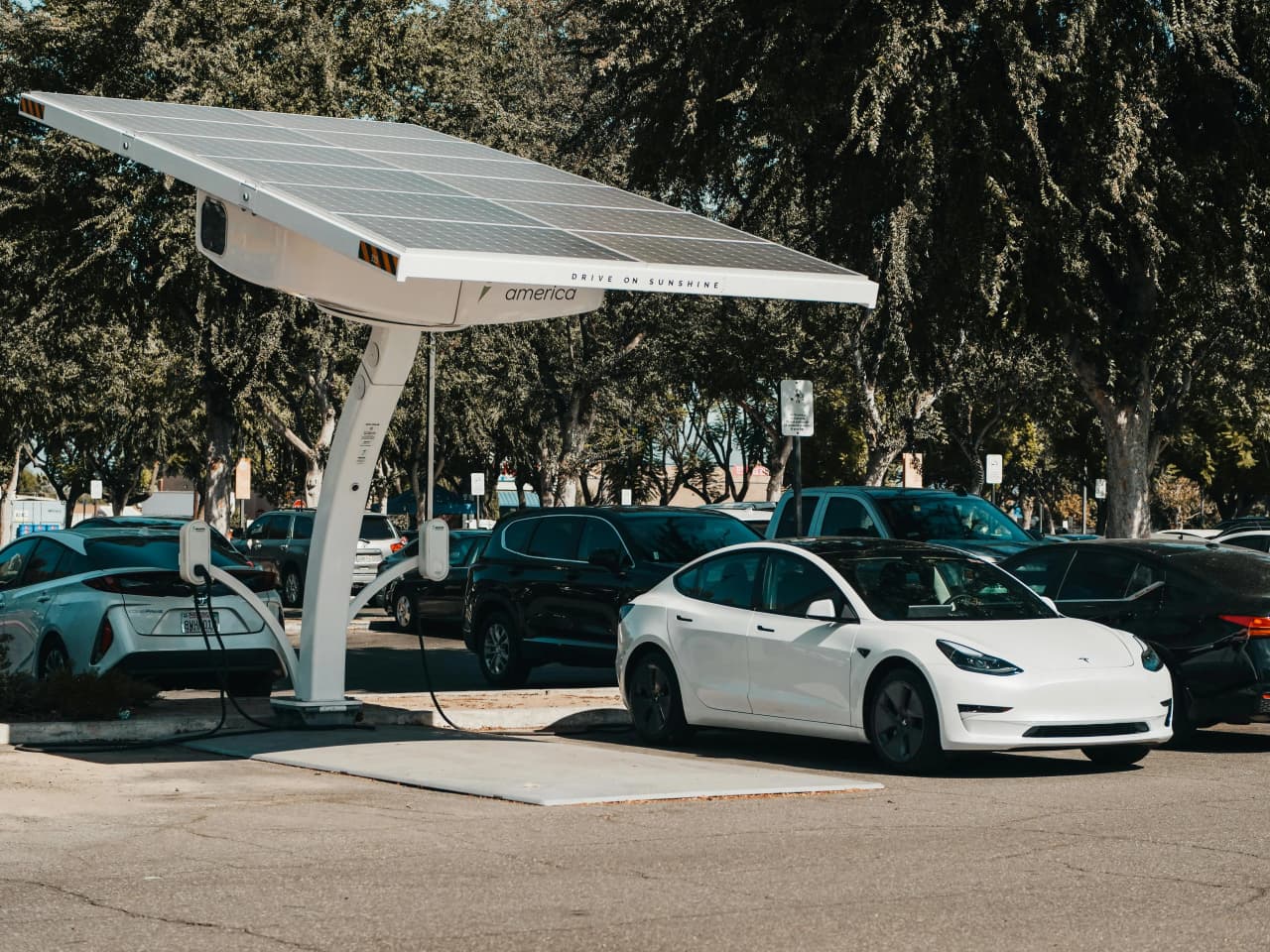 Vergleich Elektroautos 2026: Reichweite, Laden und Budget – das beste Elektroauto nach Nutzungsprofil finden