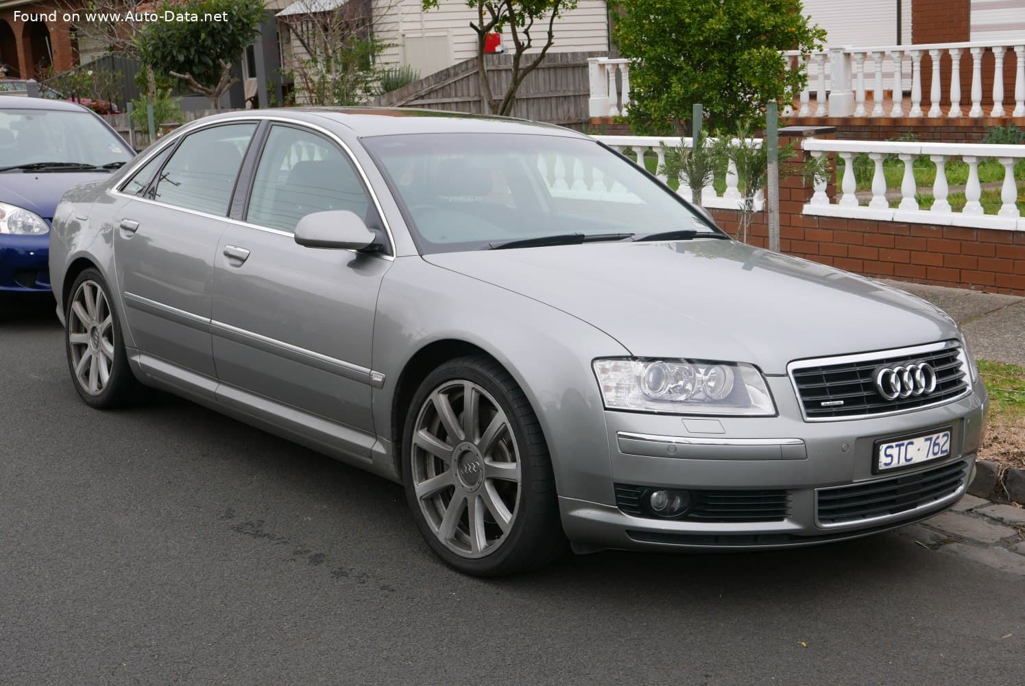 Audi A8 D3 (2002–2007)