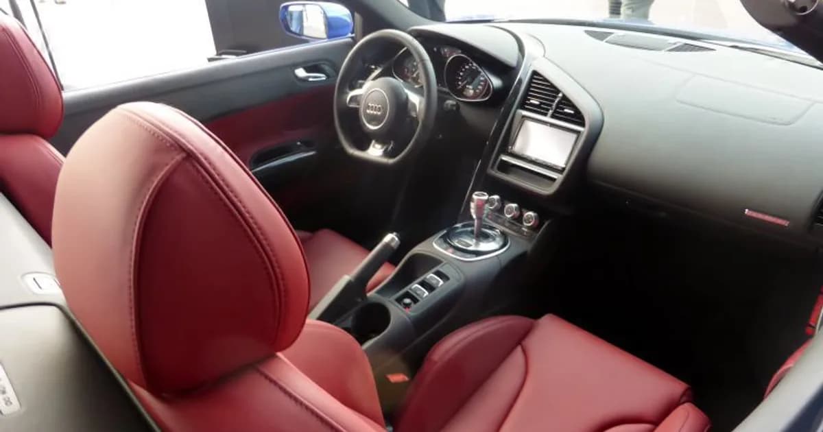 Audi R8 Spyder (42, Facelift 2012) (2012–2015)