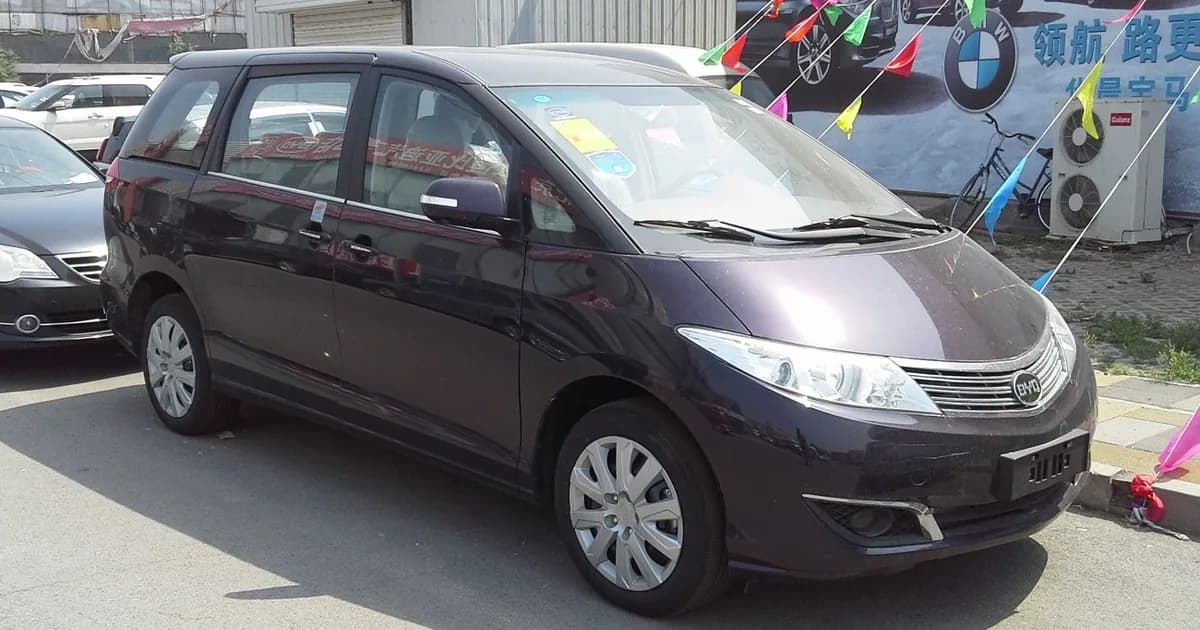 BYD M6 (Facelift 2013) (2013–2017)