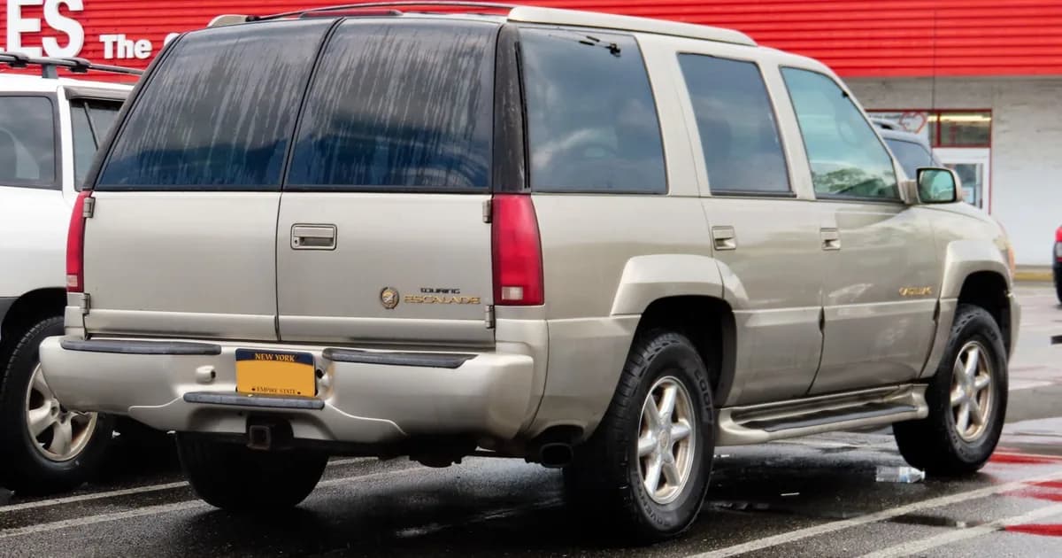 Cadillac Escalade I (1998–2002)