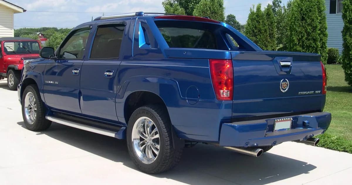 Cadillac Escalade II EXT (2002–2006)