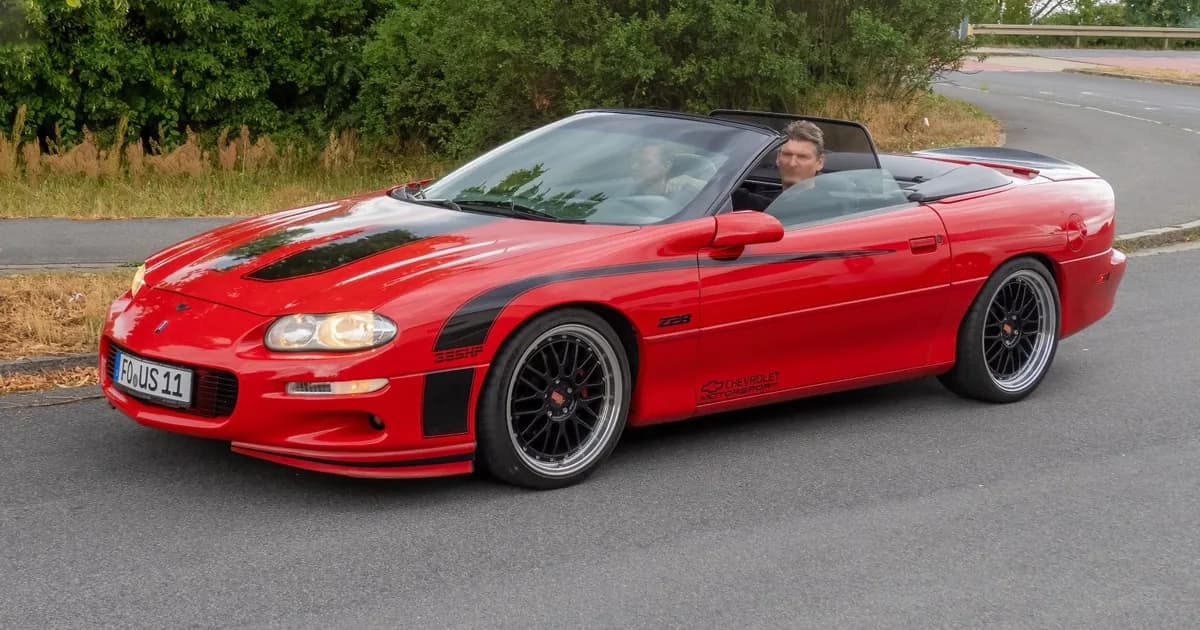 Chevrolet Camaro IV (facelift 1998) Convertible (1998–2002)