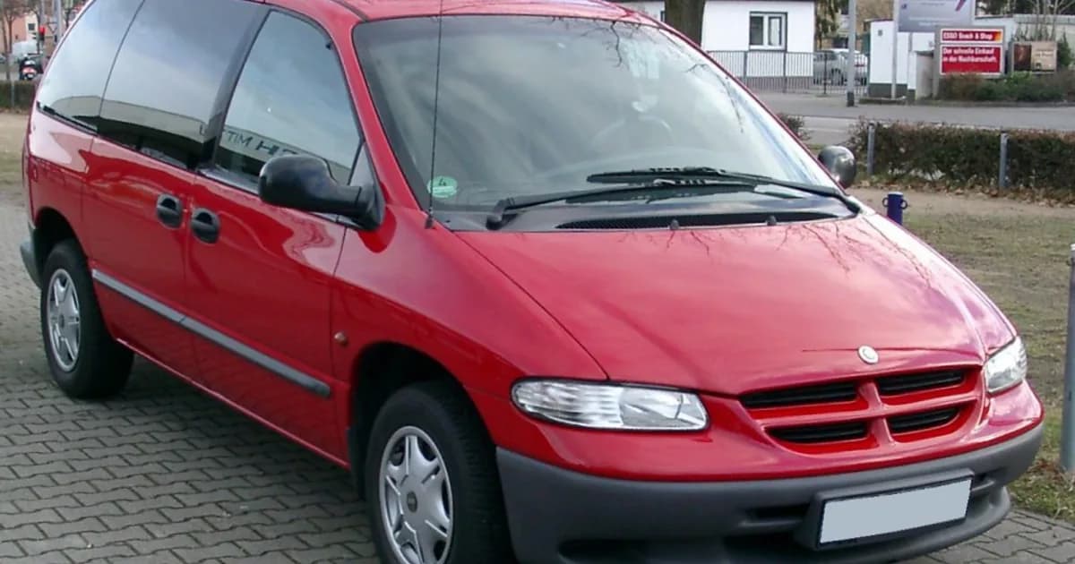 Chrysler Voyager III (1995–2000)