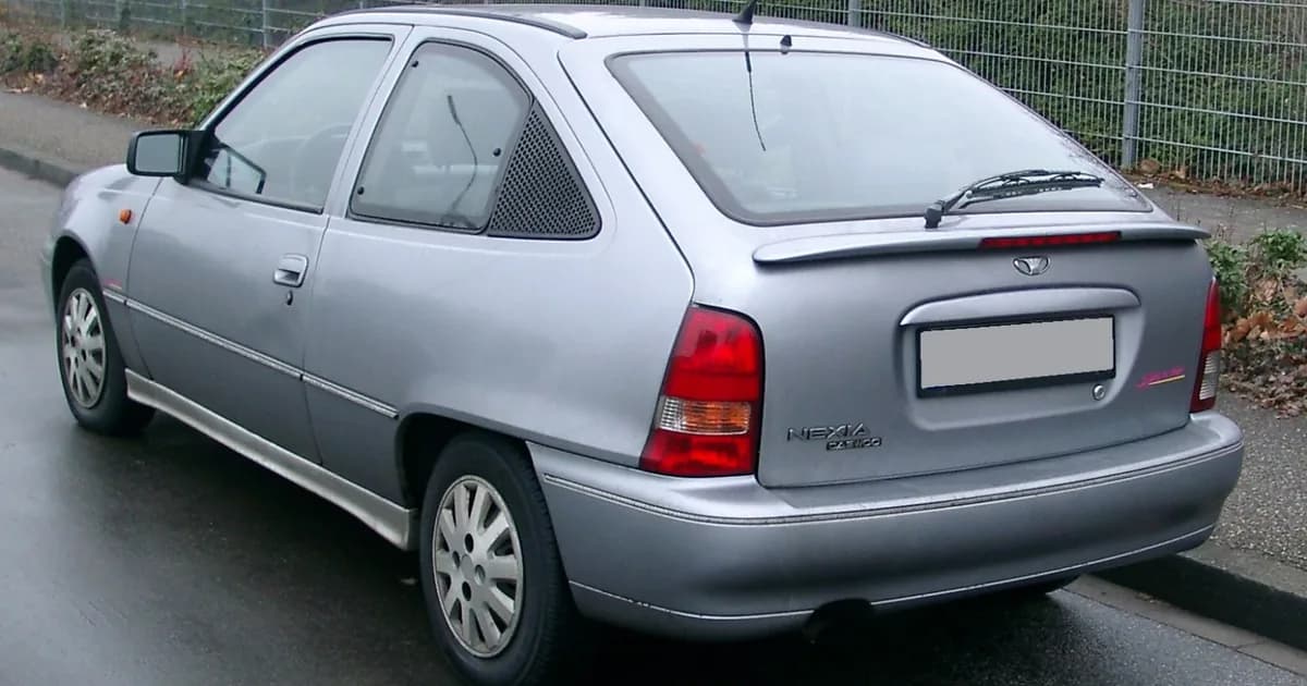 Daewoo Nexia Hatchback (KLETN) (1995–1997)
