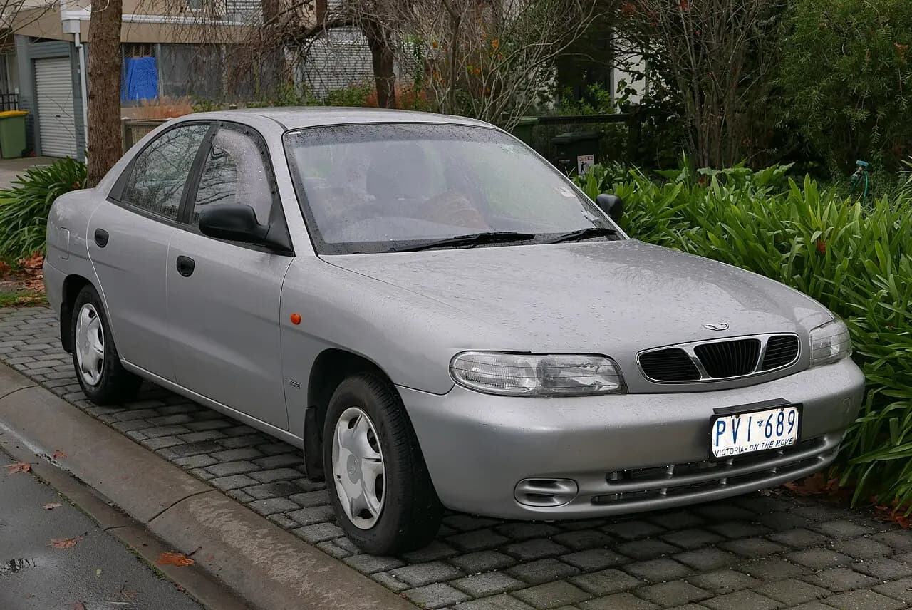 Daewoo Nubira Hatchback II (2001–2003)