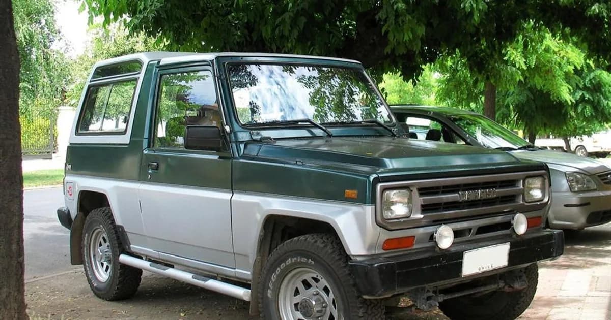 Daihatsu Rocky Hard Top (F7,F8) (1997–1998)