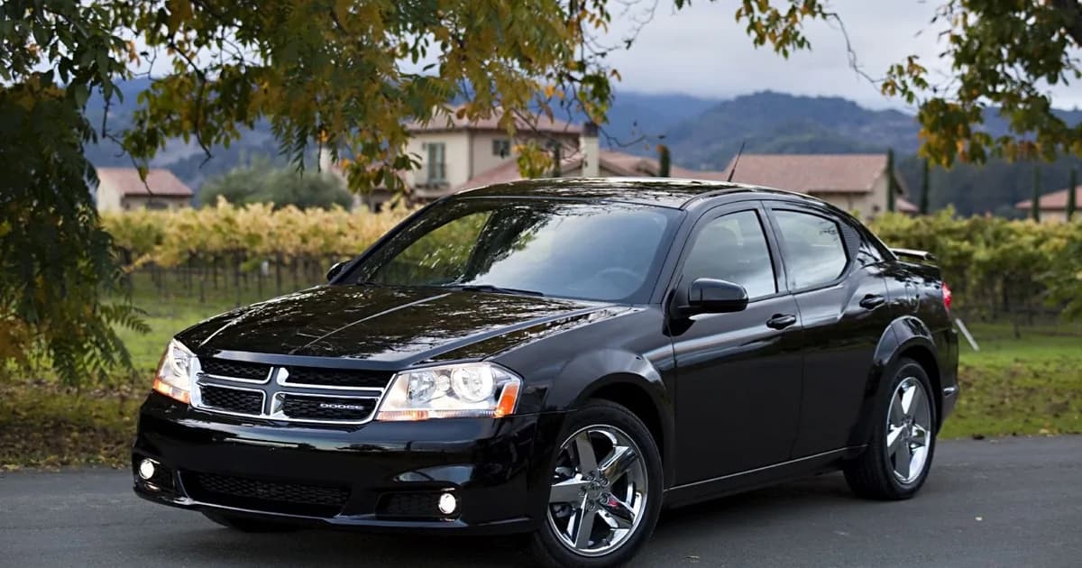 Dodge Avenger Sedan (facelift 2010) (2010–2014)