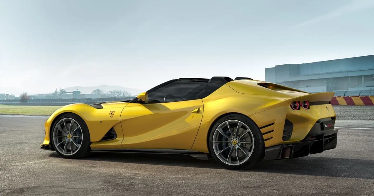 Ferrari 812 Competizione A (2021–2024)