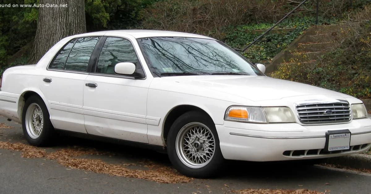 Ford Crown Victoria (P7) (1999–2003)