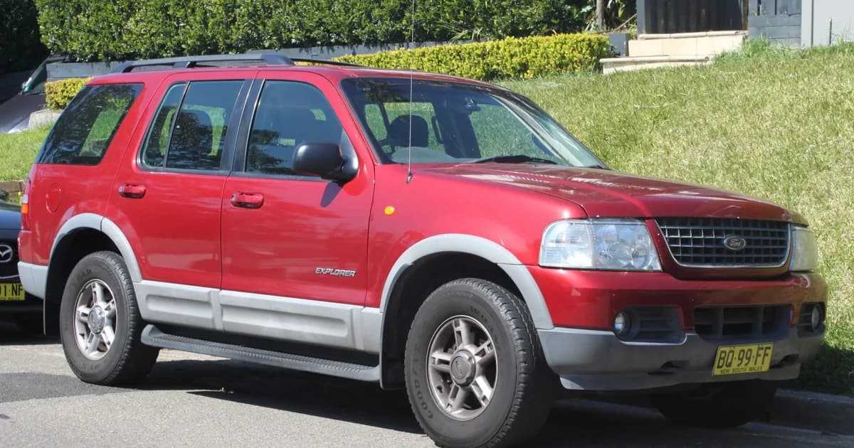 Ford Explorer III (2002–2005)