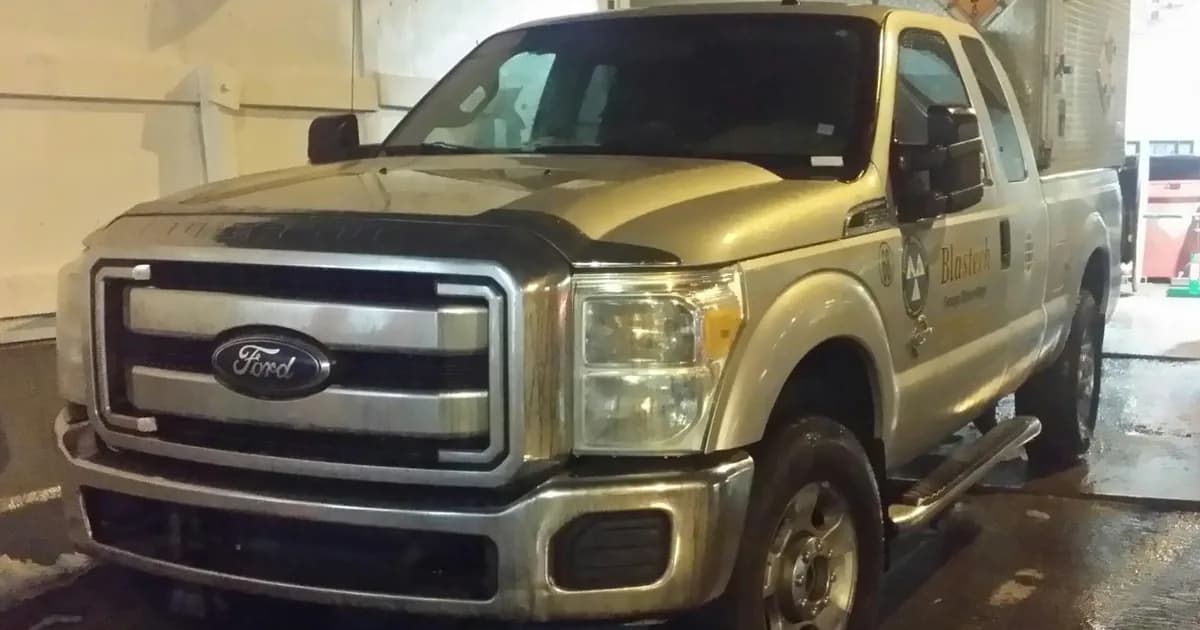 Ford F-350 Super Duty III Super Cab Short box (2011–2016)