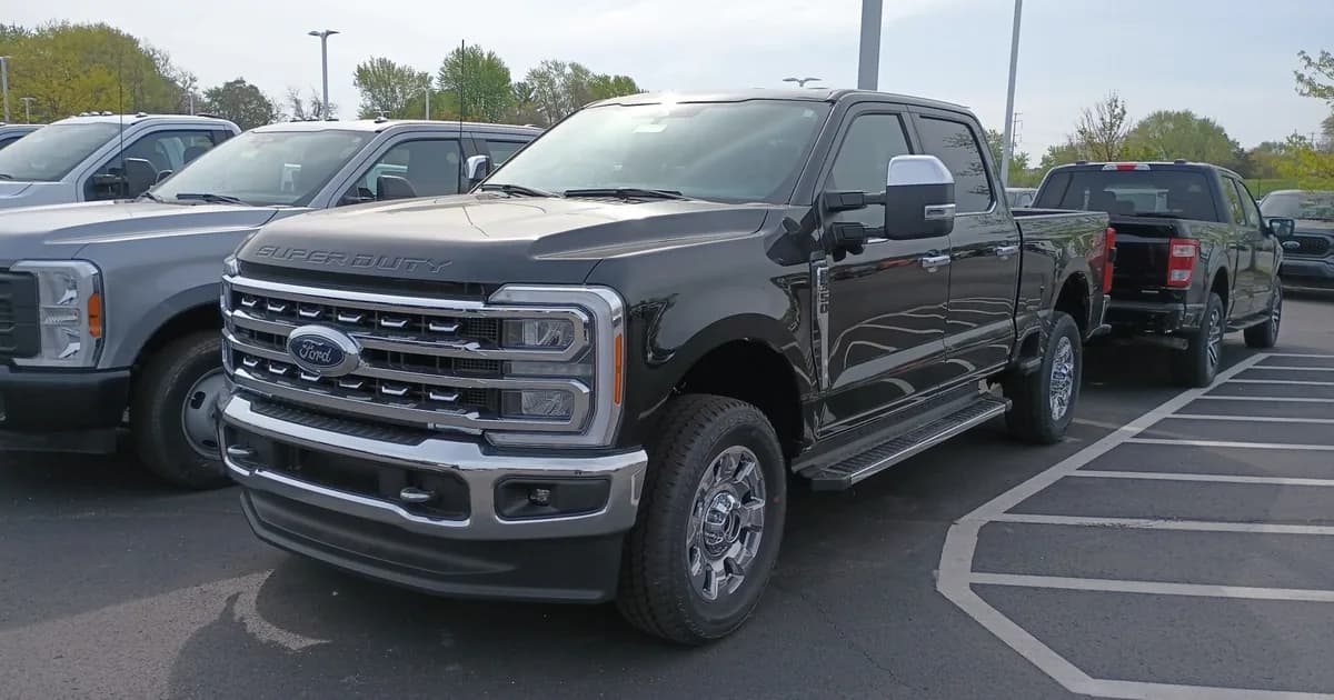 Ford F-350 Super Duty V Crew Cab Short box (2023–Heute)