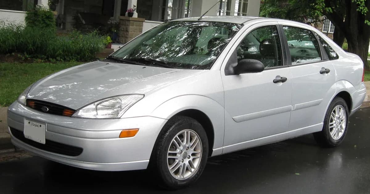 Ford Focus Sedan USA (1999–2004)
