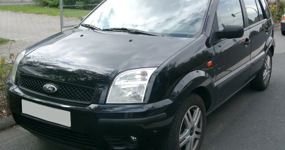 Ford Fusion I (2002–2005)