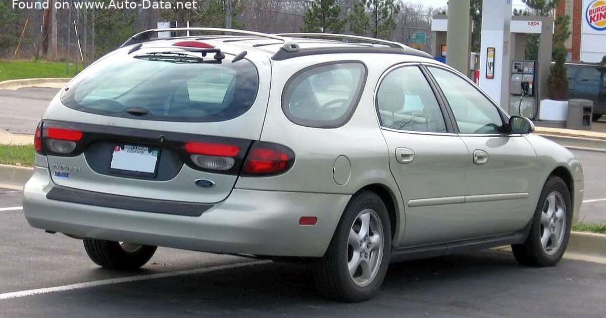Ford Taurus IV Station Wagon (2000–2005)