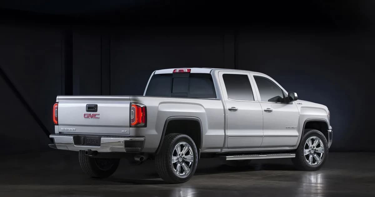 GMC Sierra 1500 IV (GMTK2XX, facelift 2016) Crew Cab Standard Box (2016–2018)