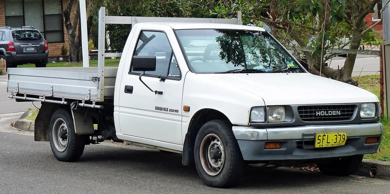 Isuzu Rodeo Sport (UTS-145) (1998–2004)