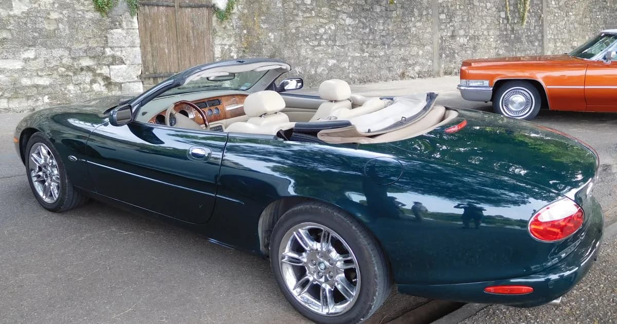 Jaguar XK Convertible (X100) (1996–2005)