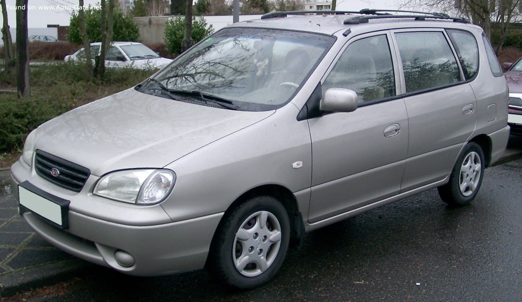 Kia Carens I (1999–2006)