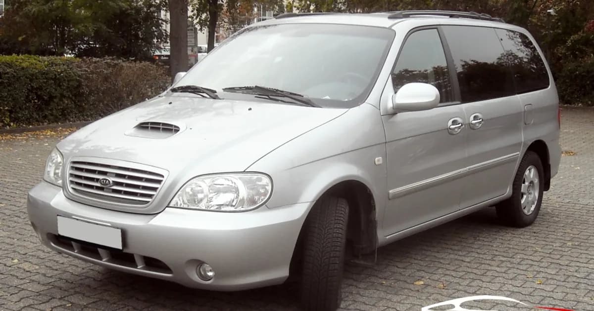 Kia Carnival I (UP/GQ, Facelift 2001) (2001–2006)