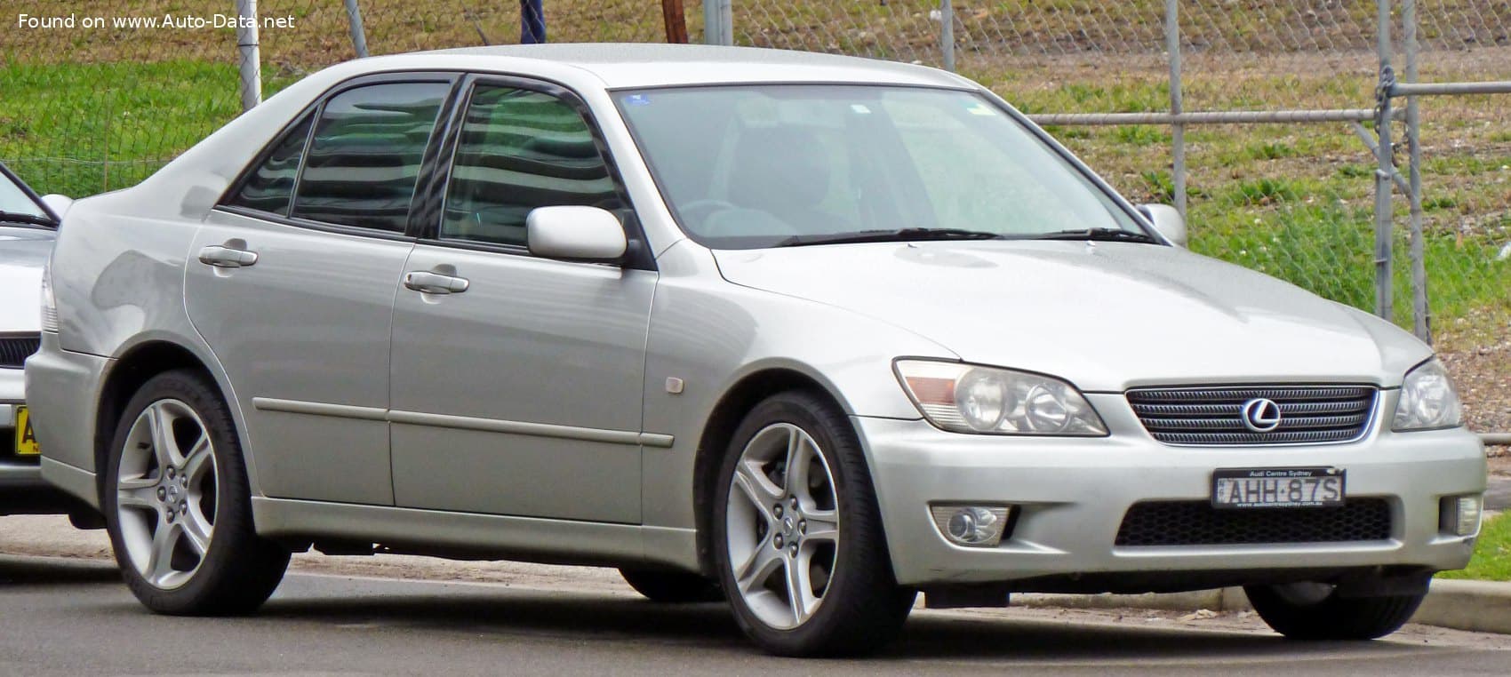 Lexus IS I (1999–2005)