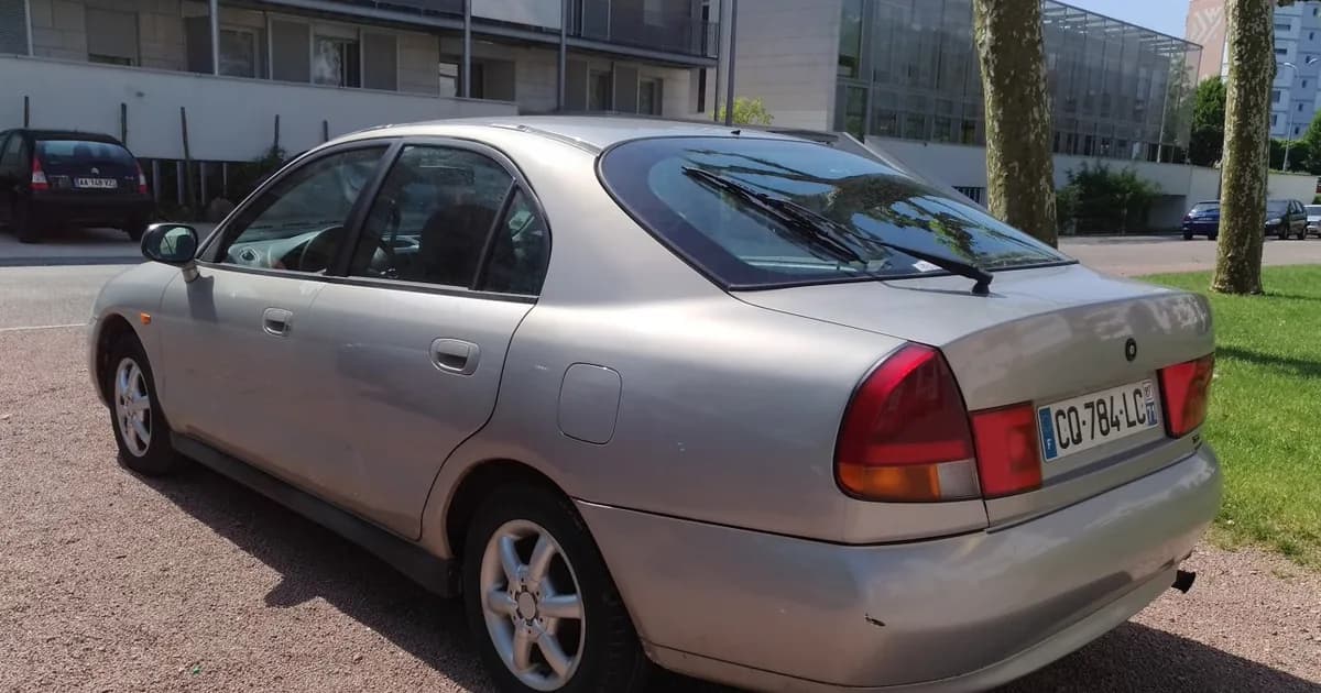 Mitsubishi Carisma (1995–2003)