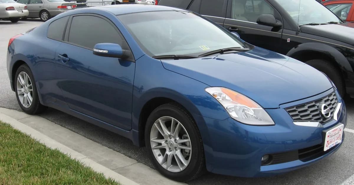 Nissan Altima IV Coupe (2007–2012)