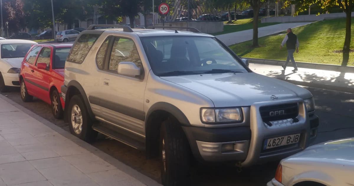Opel Frontera B Sport (1998–2003)