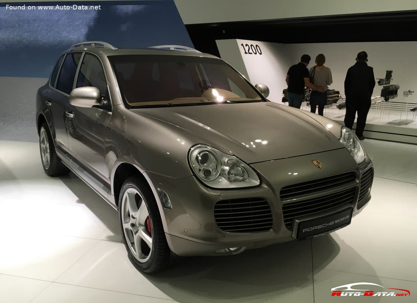 Porsche Cayenne 1 (2002–2006)