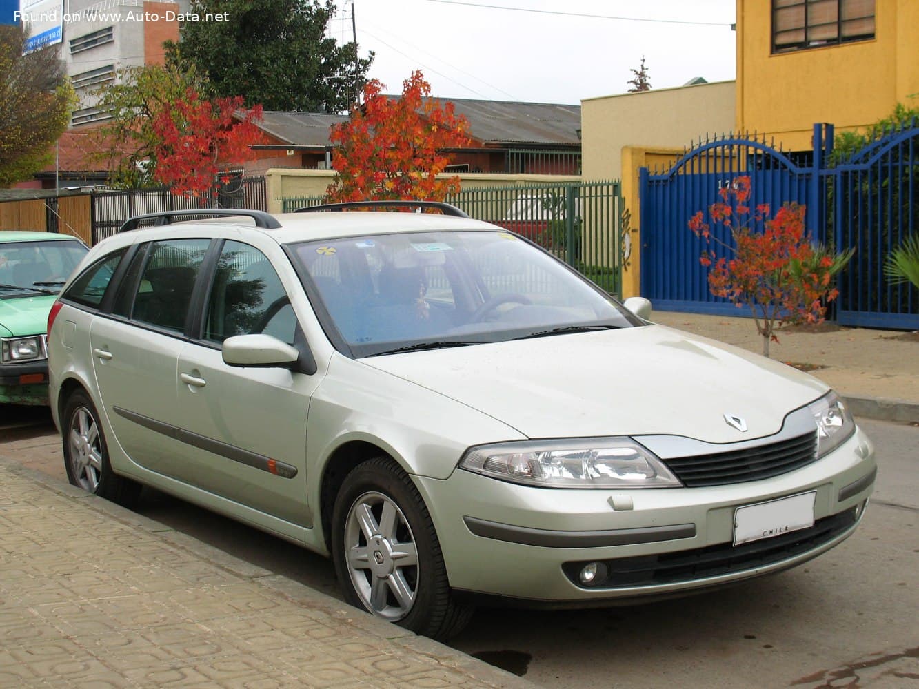 Renault Laguna Phase 2 Grandtour (2001–2008)