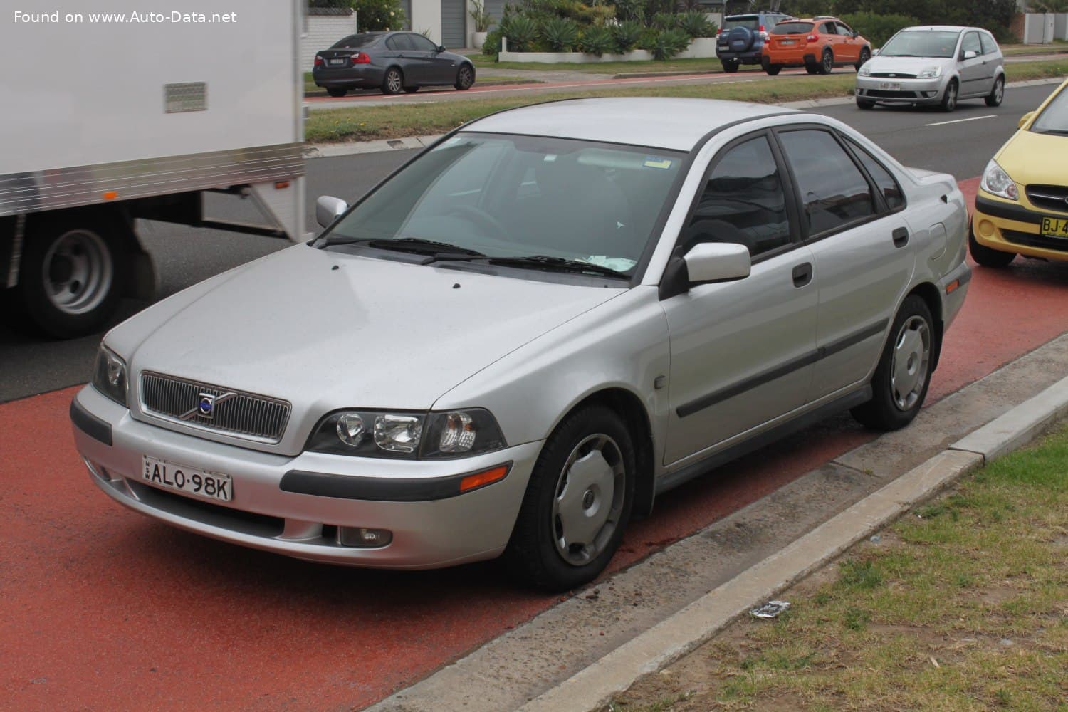 Volvo S40 1 (1995–2004)