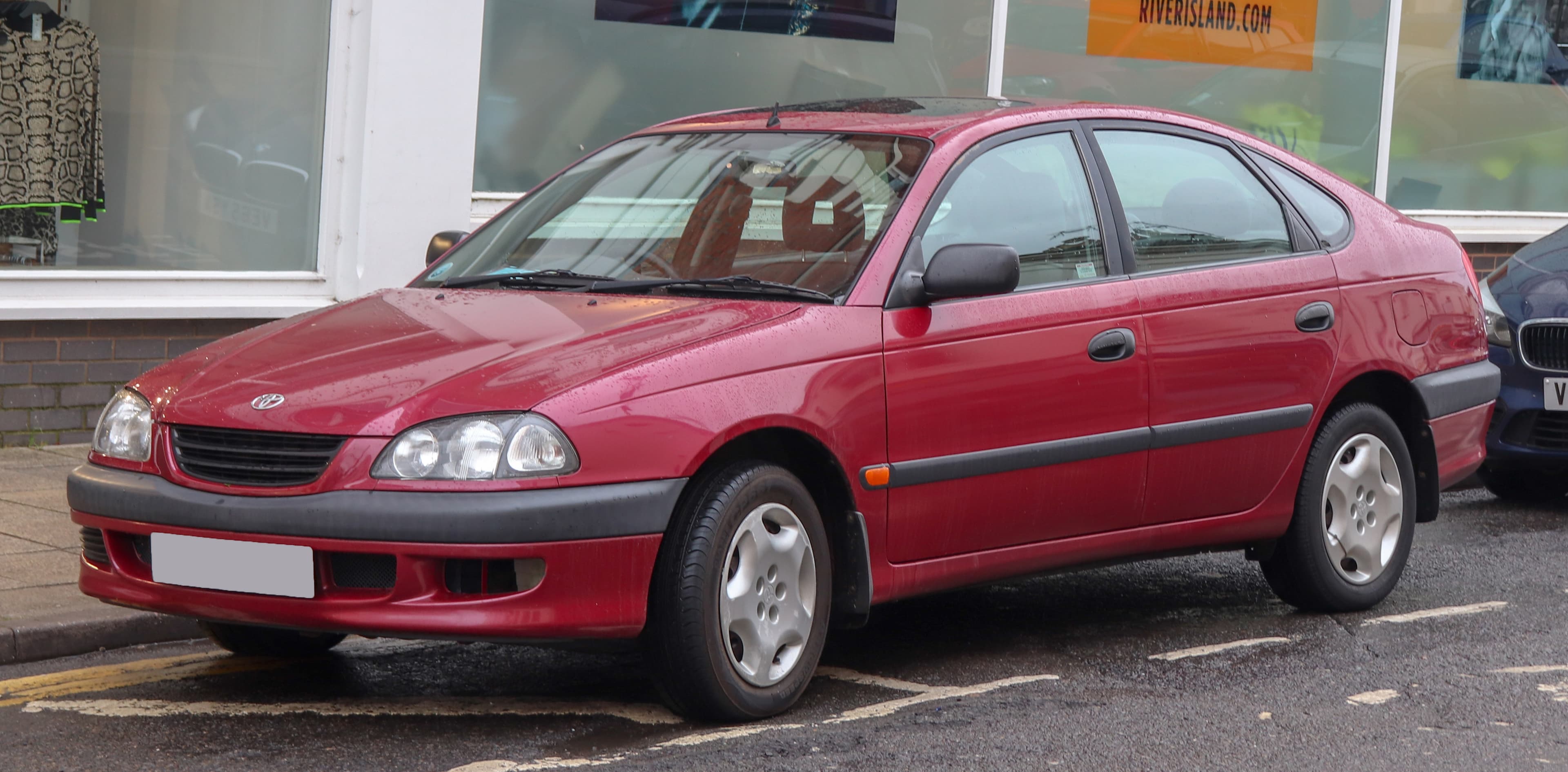 Toyota Avensis Phase 1 (1997–2003)