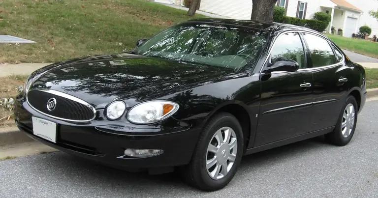 Buick LaCrosse I (2004-2007)