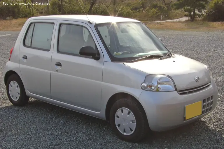 Daihatsu Esse (J)