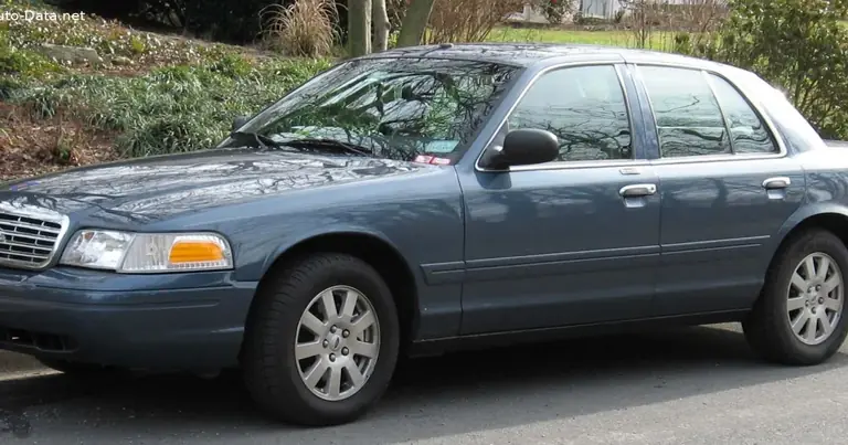 Ford Crown Victoria (P7 facelift 2003) (2003-2010)