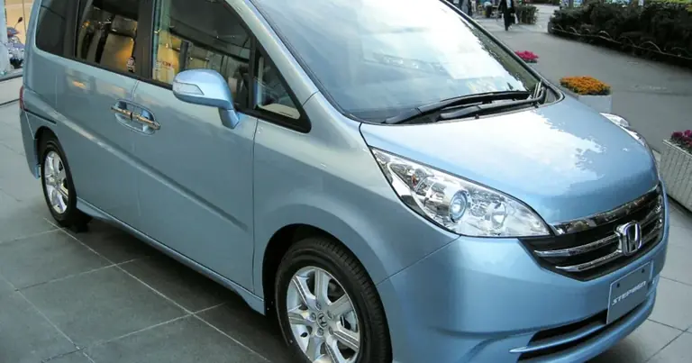 Honda Stepwgn III (2005-2009)