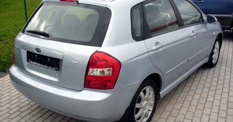 Kia Cerato I Hatchback (2004-2006)