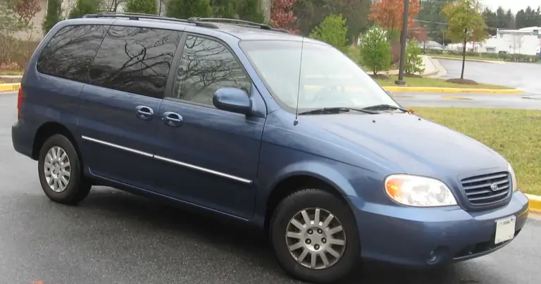 Kia Sedona I (2002-2005)