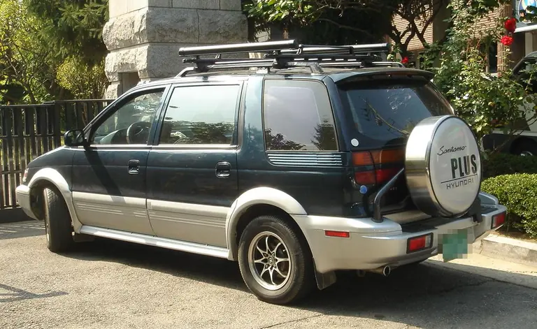 Mitsubishi Santamo