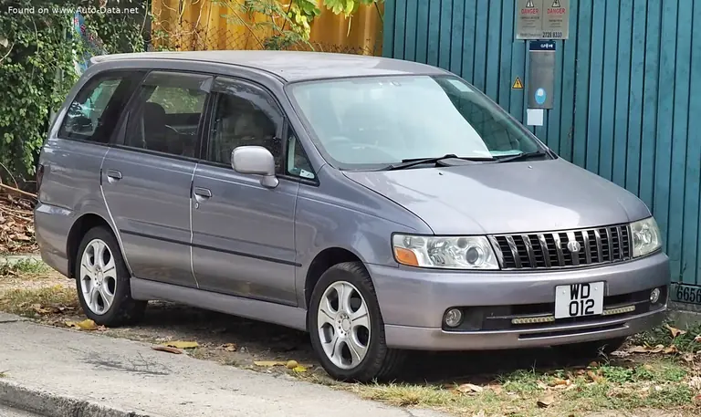 Nissan Bassara