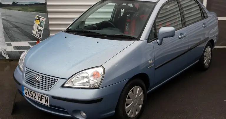 Suzuki Liana Sedan I (2001-2004)