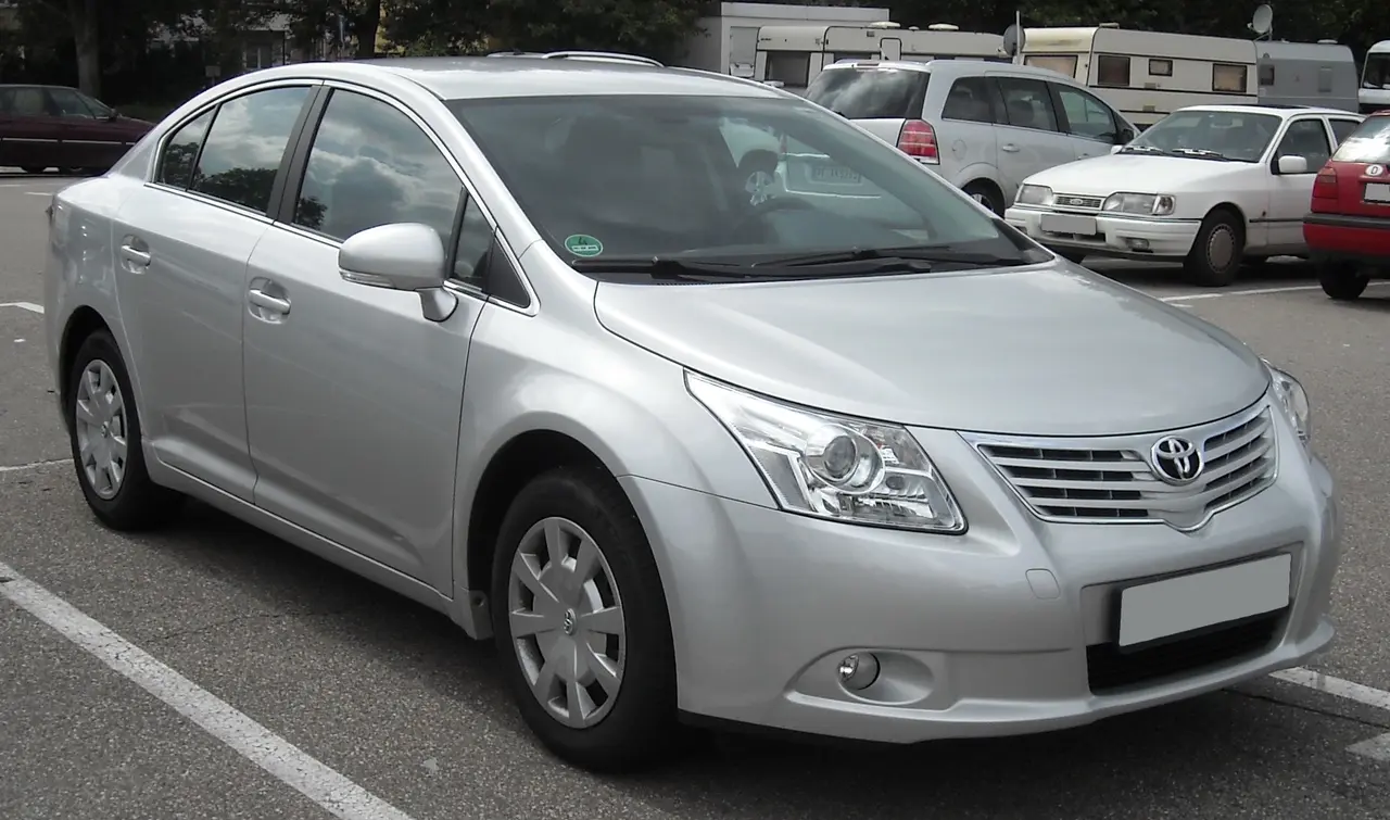 Toyota Avensis Facelift (2009-2018)