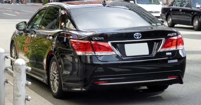 Toyota Crown Majesta VI (S210) (2013-2018)