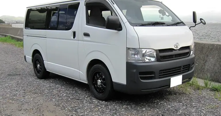 Toyota Regius Ace (H200) (2004-2010)